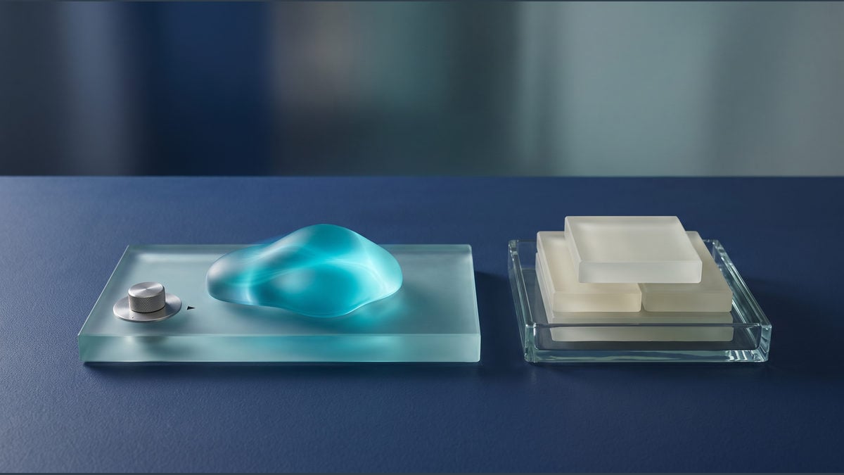 Conceptual desk sculpture distinguishing active steering from queued work